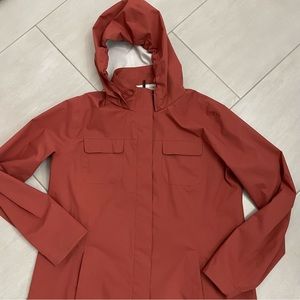 NEW CONDITION Merrell raincoat size XL